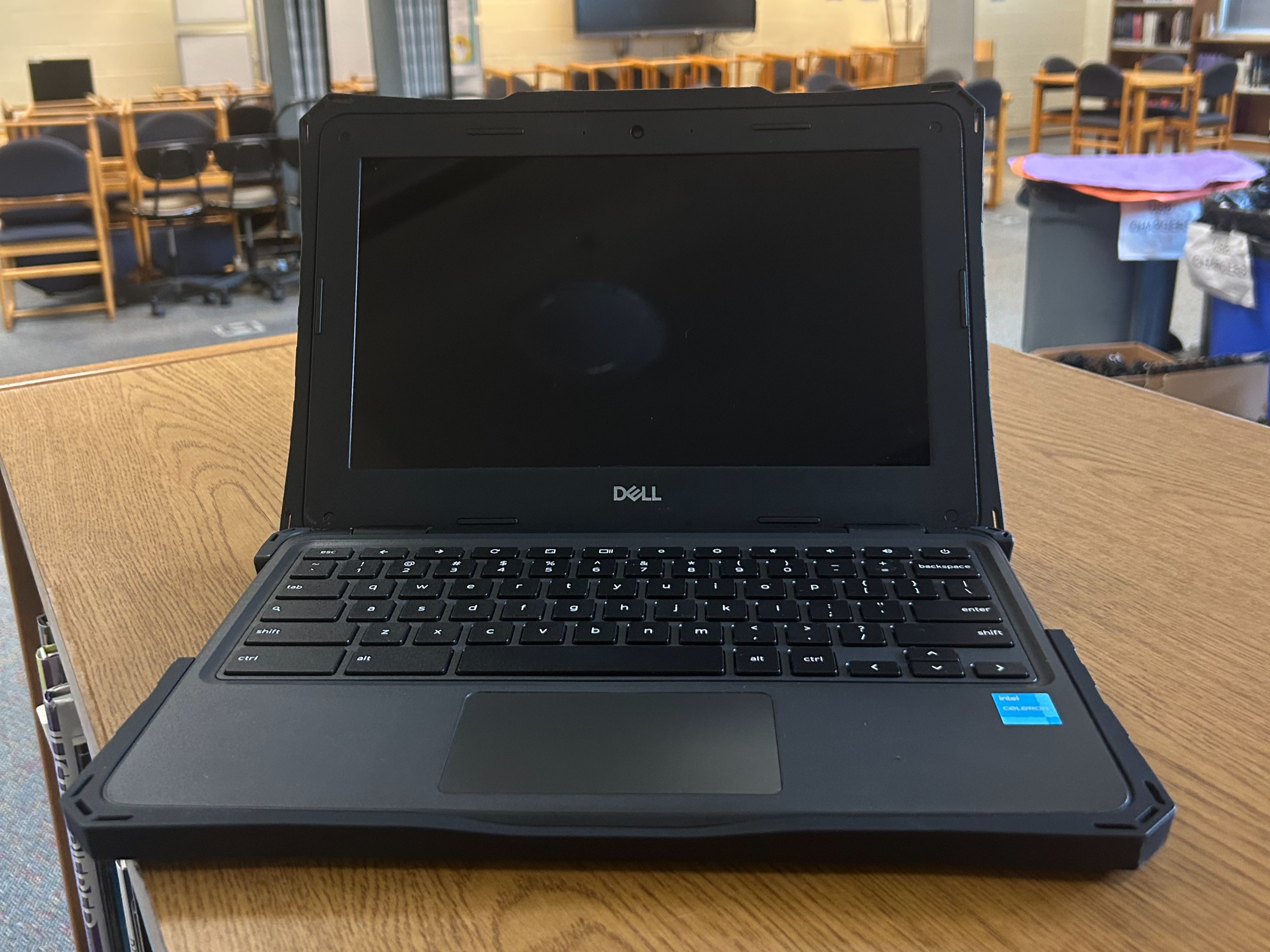 3110_screen-and-palmrest-6